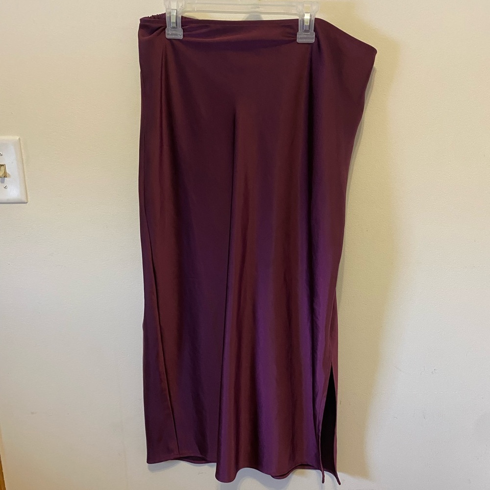 Old Navy burgundy satin midi skirt large